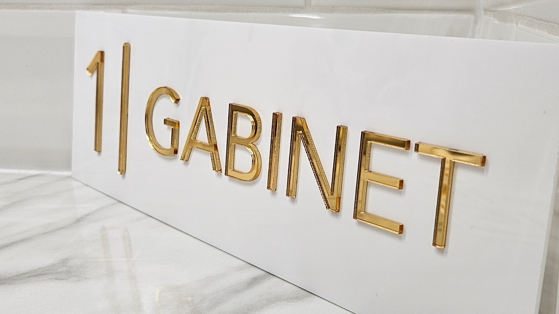 Tabliczka-na-drzwi-gabinet-nr-1-3