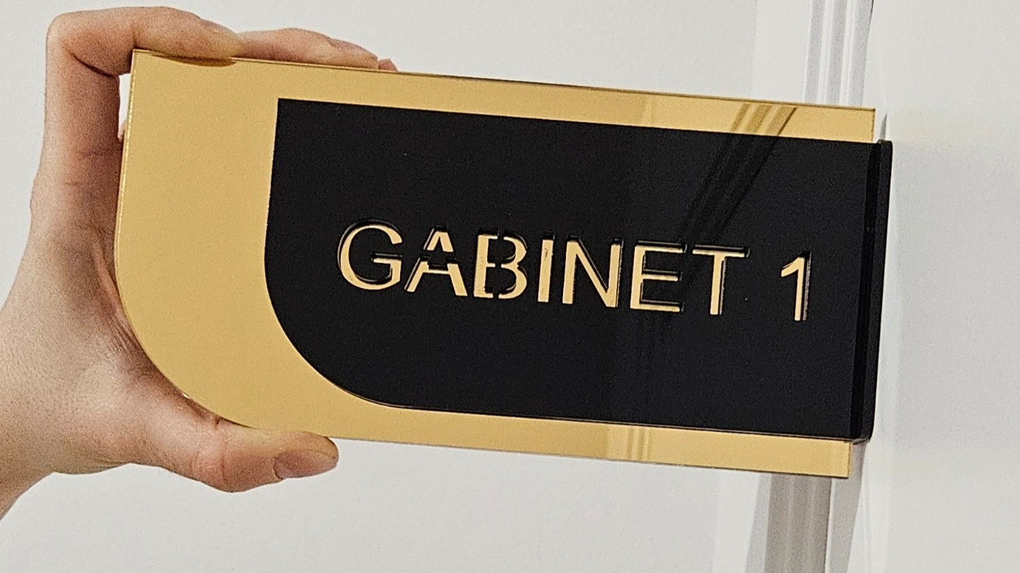 Tabliczka-szyld-na-drzwi-lub-sciane-gabinet-1-3